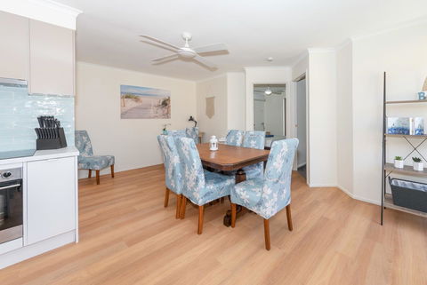 Waterfront Theme Park Getaway - Perths Hotel 5