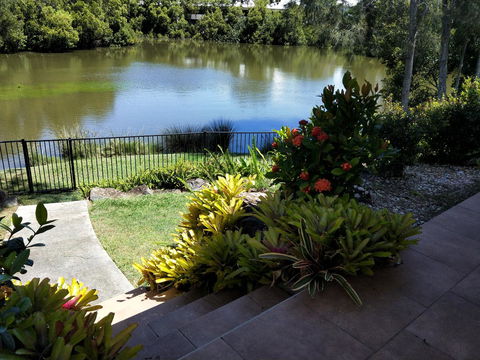 Waterfront Theme Park Getaway - Perths Hotel 21
