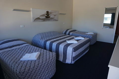 YAL Cairns - A Motel That Makes A Difference - Perths Hotel 17