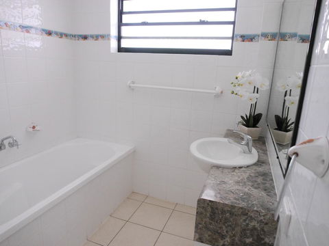 Cylinder Beach Mooloomba Unit 3 - Perths Hotel 10