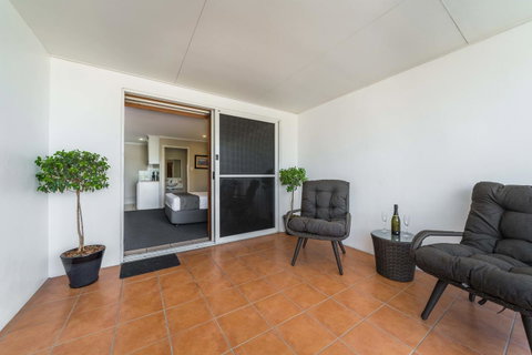 Cosmopolitan Motel & Serviced Apartments - Perths Hotel 18