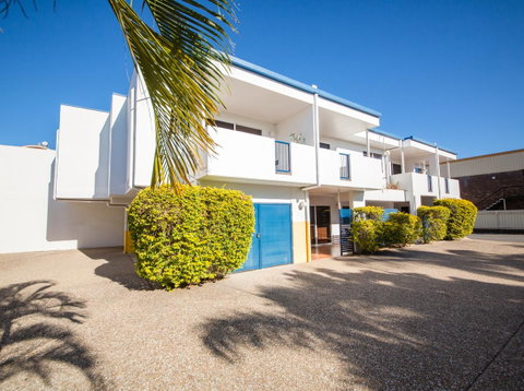 Cosmopolitan Motel & Serviced Apartments - Perths Hotel 2