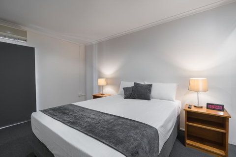 Cosmopolitan Motel & Serviced Apartments - Perths Hotel 3