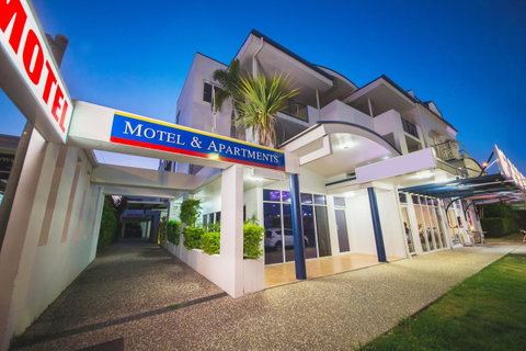 Cosmopolitan Motel & Serviced Apartments - Perths Hotel 0