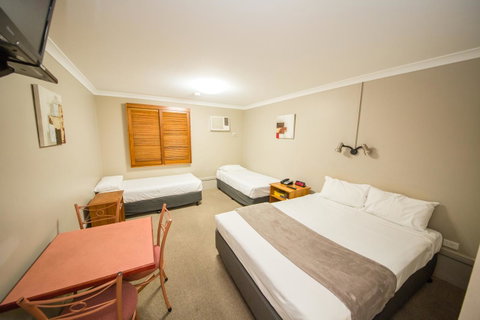Cosmopolitan Motel & Serviced Apartments - Perths Hotel 7
