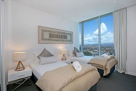 Number 1 H Residences - WiFi, Parking & More By Gold Coast Holidays - Perths Hotel 4
