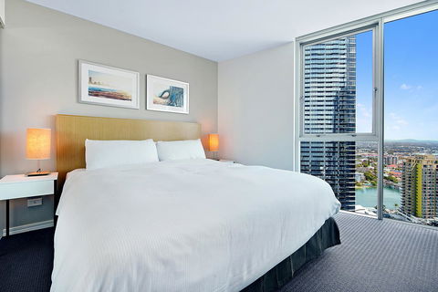 Number 1 H Residences - WiFi, Parking & More By Gold Coast Holidays - Perths Hotel 32