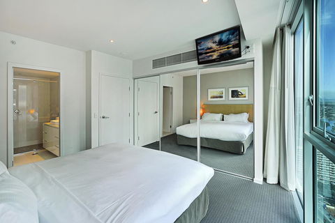 Number 1 H Residences - WiFi, Parking & More By Gold Coast Holidays - Perths Hotel 14