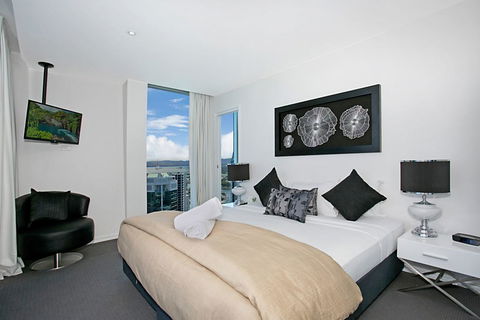 Number 1 H Residences - WiFi, Parking & More By Gold Coast Holidays - Perths Hotel 7