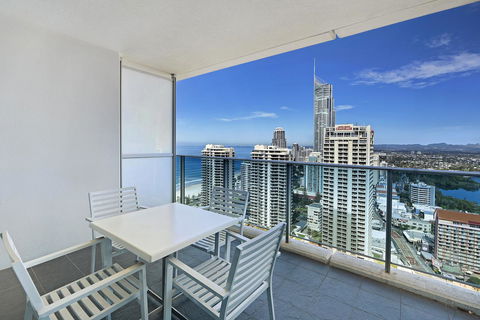 Number 1 H Residences - WiFi, Parking & More By Gold Coast Holidays - Perths Hotel 21