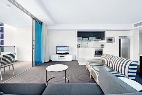 Number 1 H Residences - WiFi, Parking & More By Gold Coast Holidays - Perths Hotel 34