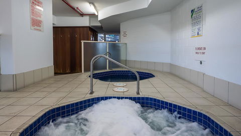 Surfers Hawaiian Holiday Apartments - Perths Hotel 26