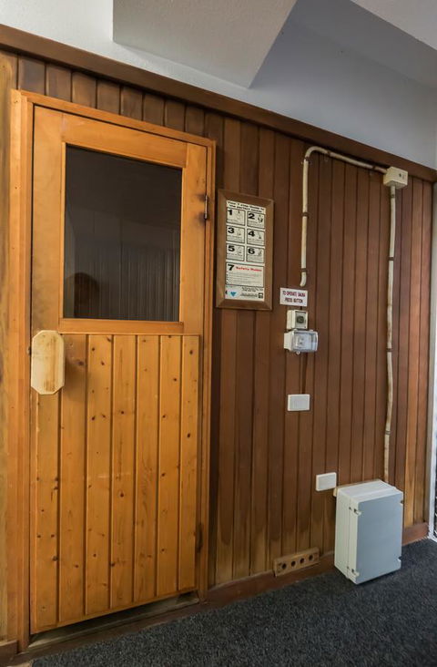Surfers Hawaiian Holiday Apartments - Perths Hotel 33