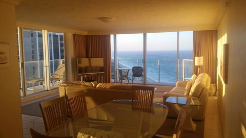 Hi Surf Beachfront Resort Apartments - Perths Hotel 2