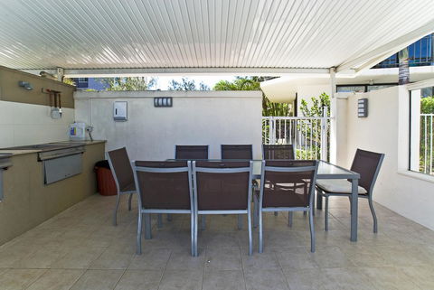 Hi Surf Beachfront Resort Apartments - Perths Hotel 32