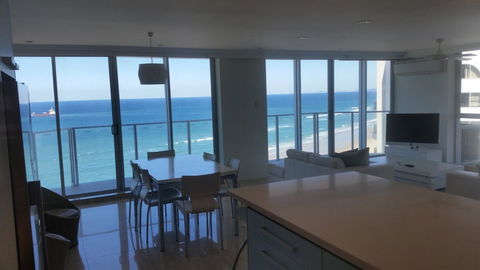Hi Surf Beachfront Resort Apartments - Perths Hotel 3