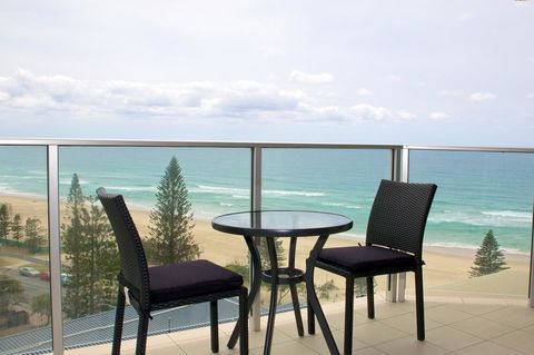 Hi Surf Beachfront Resort Apartments - Perths Hotel 12