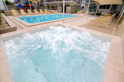 Hi Surf Beachfront Resort Apartments - Perths Hotel 13