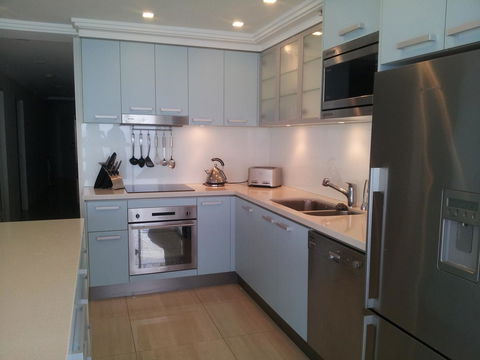 Hi Surf Beachfront Resort Apartments - Perths Hotel 4