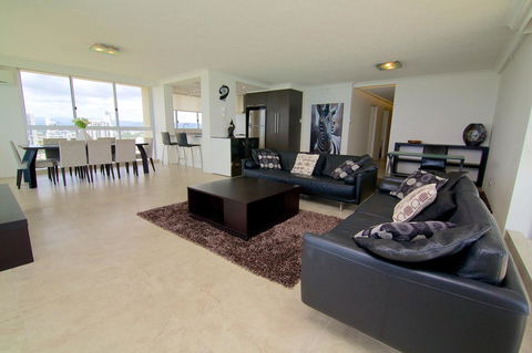 Hi Surf Beachfront Resort Apartments - Perths Hotel 1