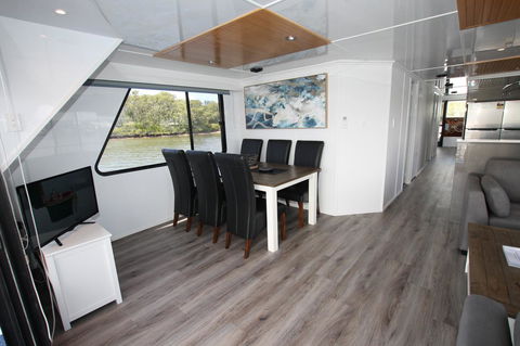 Coomera Houseboats - Perths Hotel 36
