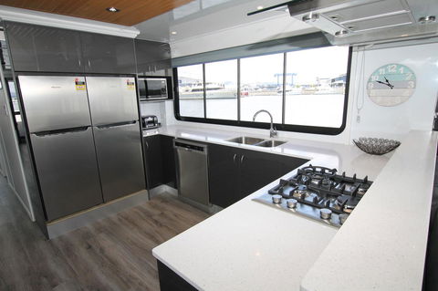 Coomera Houseboats - Perths Hotel 37