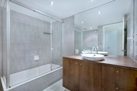 Genesis Apartments By Gold Coast Premium - Perths Hotel 20