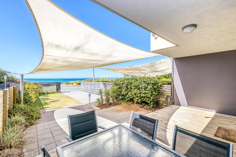 On The Beach Resort Bribie Island - Perths Hotel 17