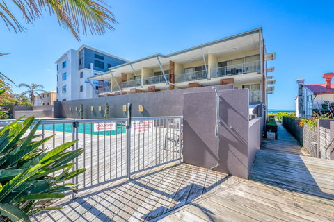 On The Beach Resort Bribie Island - Perths Hotel 2