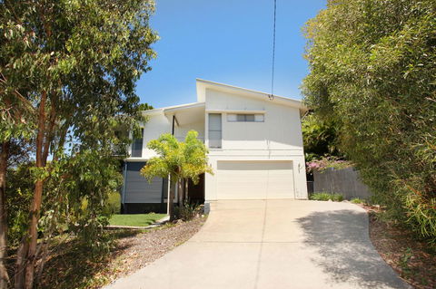 224 Centenary Heights Road Coolum Beach, 500 Dollar Bond, Linen Included - Perths Hotel 0