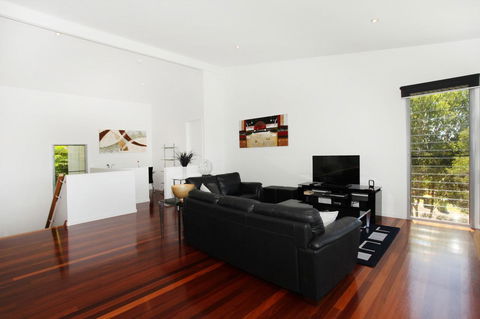 224 Centenary Heights Road Coolum Beach, 500 Dollar Bond, Linen Included - Perths Hotel 4
