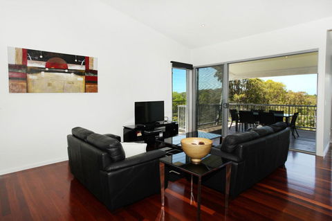 224 Centenary Heights Road Coolum Beach, 500 Dollar Bond, Linen Included - Perths Hotel 5