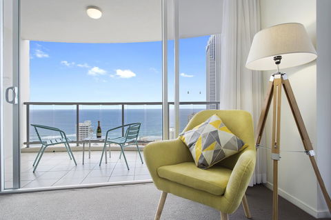 Holiday Holiday Chevron Renaissance Apartments - Perths Hotel 5