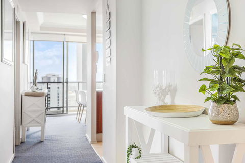 Holiday Holiday Chevron Renaissance Apartments - Perths Hotel 2
