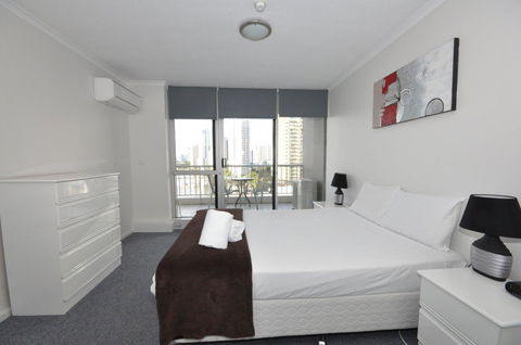 Moorings On Cavill Surfers Paradise - Perths Hotel 17