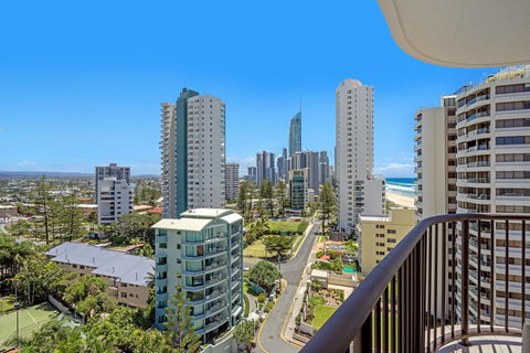 Surfers Aquarius On The Beach - Perths Hotel 32