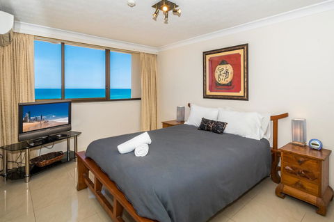 Breakers North Absolute Beachfront Apartments - Official - Perths Hotel 21