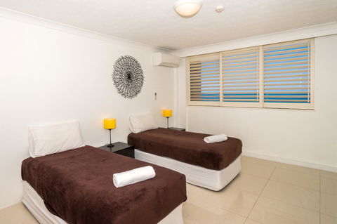 Breakers North Absolute Beachfront Apartments - Official - Perths Hotel 26