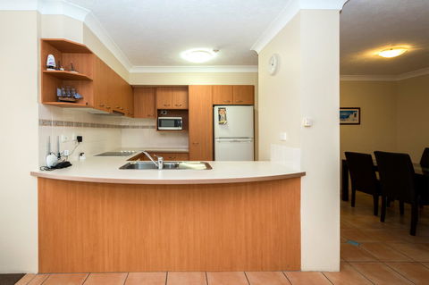 Breakers North Absolute Beachfront Apartments - Official - Perths Hotel 33