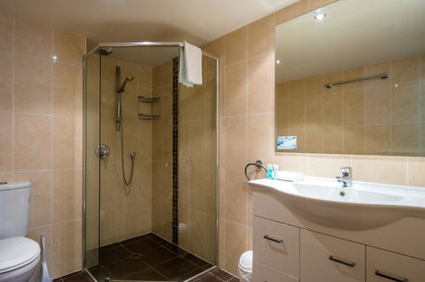 Breakers North Absolute Beachfront Apartments - Official - Perths Hotel 34