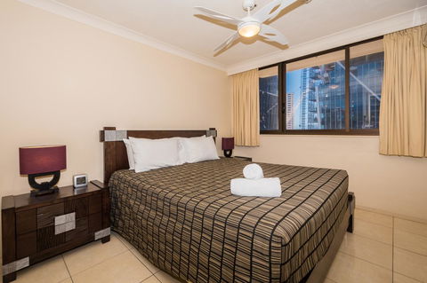 Breakers North Absolute Beachfront Apartments - Official - Perths Hotel 35