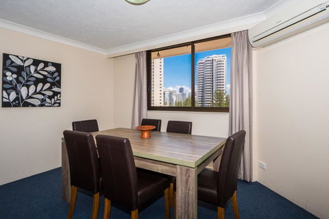 Breakers North Absolute Beachfront Apartments - Official - Perths Hotel 16