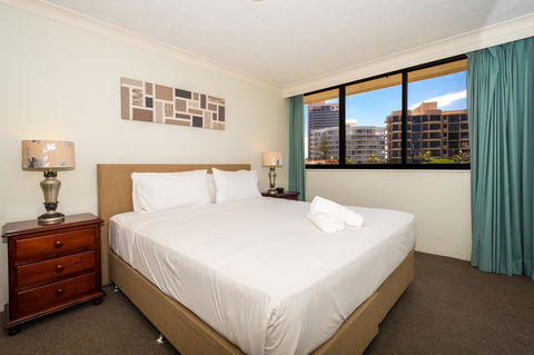 Breakers North Absolute Beachfront Apartments - Official - Perths Hotel 19