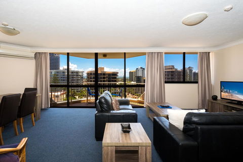 Breakers North Absolute Beachfront Apartments - Official - Perths Hotel 13