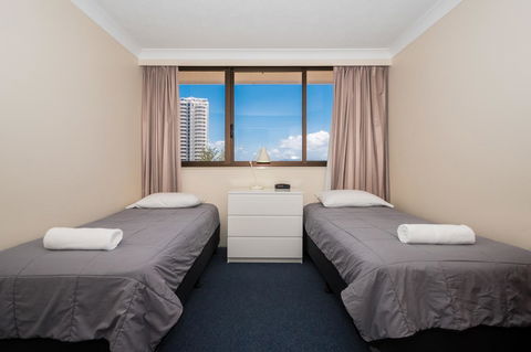 Breakers North Absolute Beachfront Apartments - Official - Perths Hotel 17