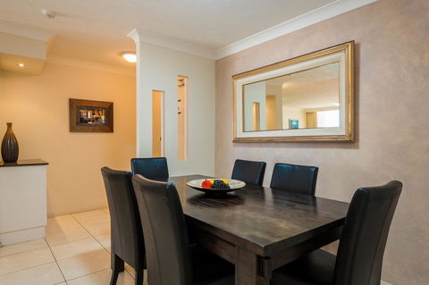 Breakers North Absolute Beachfront Apartments - Official - Perths Hotel 37