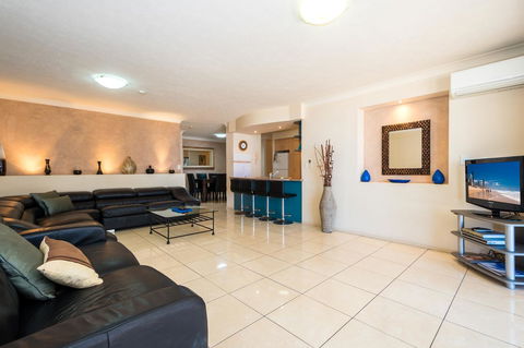 Breakers North Absolute Beachfront Apartments - Official - Perths Hotel 38
