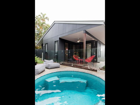 Sam's Buderim Mountain Guest House - Perths Hotel 1