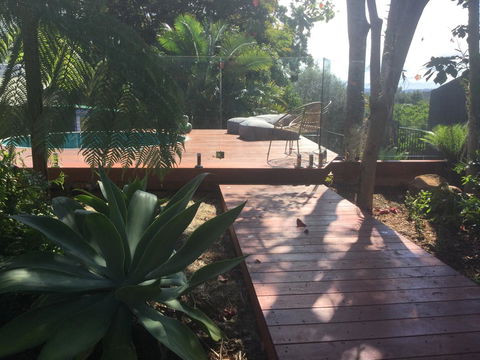 Sam's Buderim Mountain Guest House - Perths Hotel 23