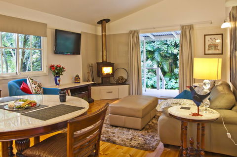 Curtis Falls Cottage - Perths Hotel 13